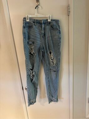 Wild fable size 8 ripped Light Blue High-Waist Women's Jeans